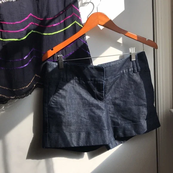 Express Indigo Denim Dressy Short Shorts Cuffed with 4 pockets belt loops size 6 - Picture 11 of 11